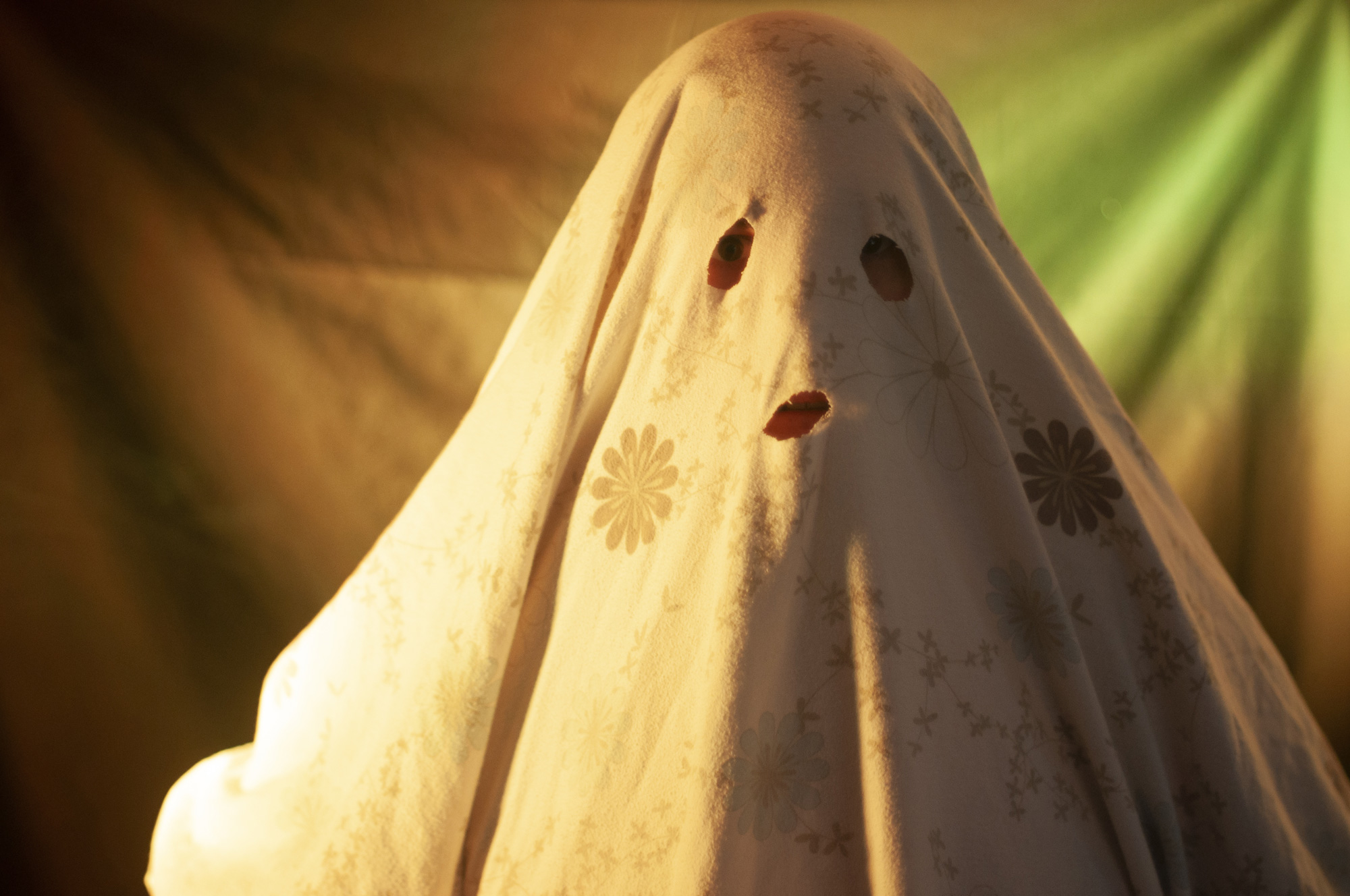 Video Premiere: Ghost in the Sheet – A Life of Constant and Nauseating