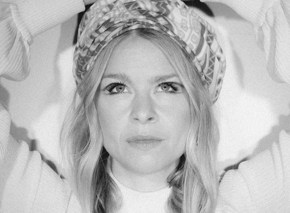 Leah Raper Track by Track: Leah Senior – The Passing Scene | TROUBLE JUICE
